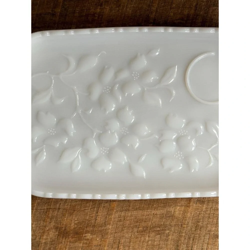 Milk Glass Snack or Trinket Tray Vintage Cottagecore Home Decor 11